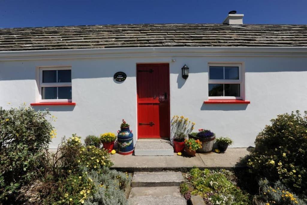 Red Stonecutters Cottage, Doolin Carrowauff エクステリア 写真
