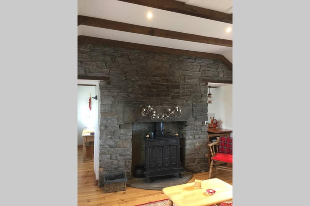 Red Stonecutters Cottage, Doolin Carrowauff エクステリア 写真
