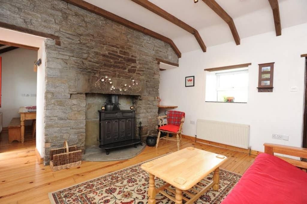 Red Stonecutters Cottage, Doolin Carrowauff エクステリア 写真