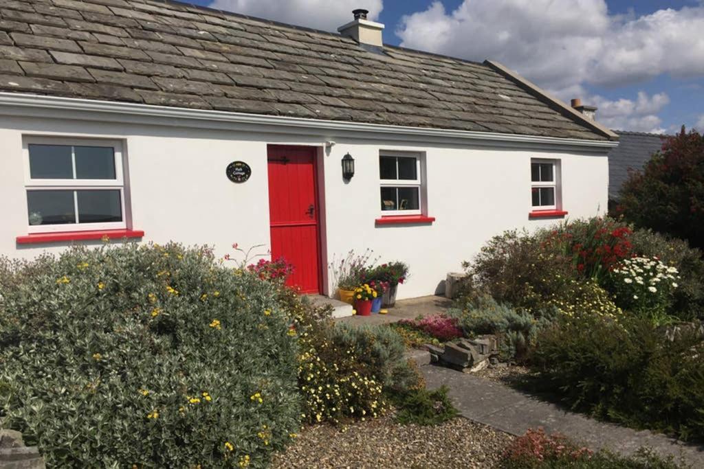 Red Stonecutters Cottage, Doolin Carrowauff エクステリア 写真