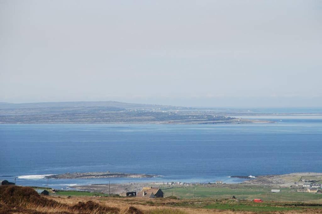 Red Stonecutters Cottage, Doolin Carrowauff エクステリア 写真