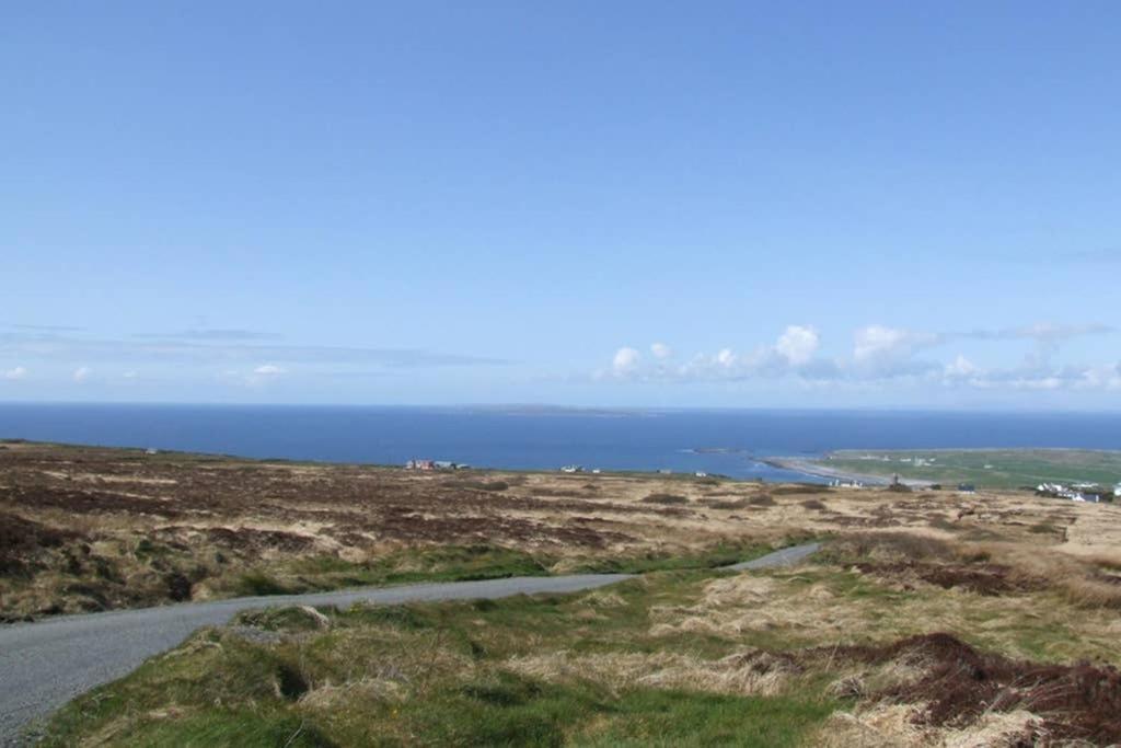 Red Stonecutters Cottage, Doolin Carrowauff エクステリア 写真